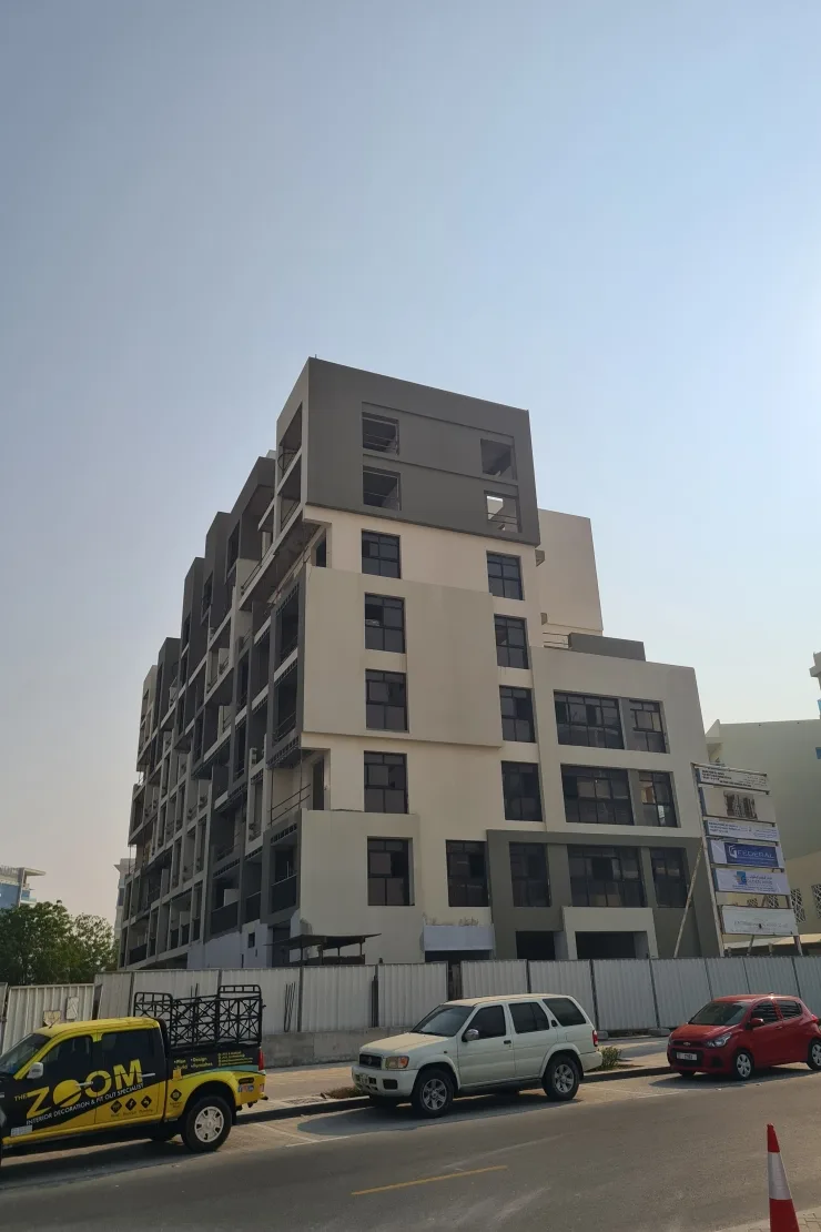 outside full height, corner view
