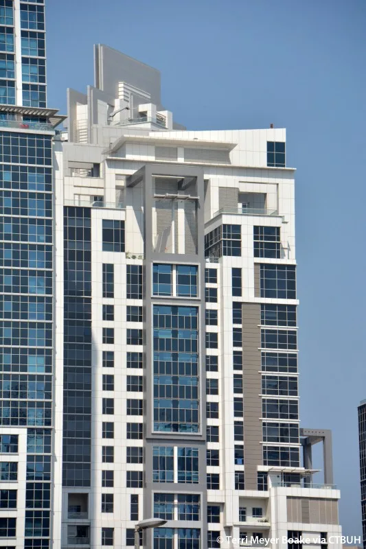 Upper floors and crown of the tower