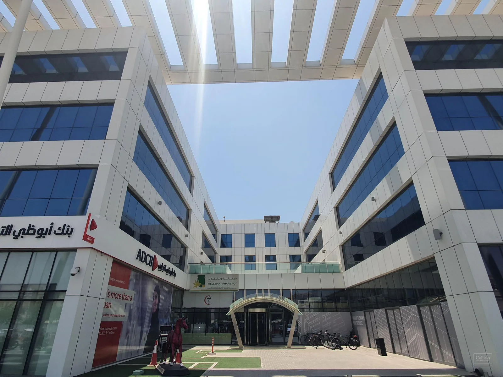 Central courtyard and entrance between wings