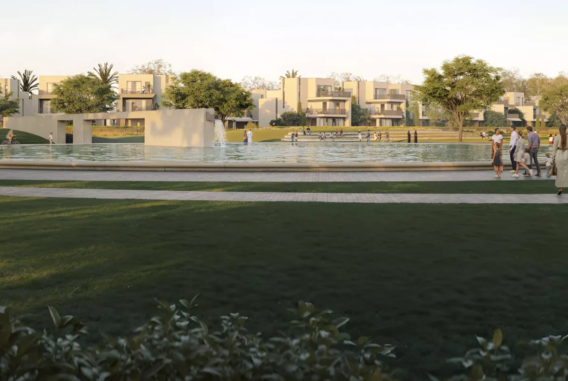 Beige Montura homes around central water feature