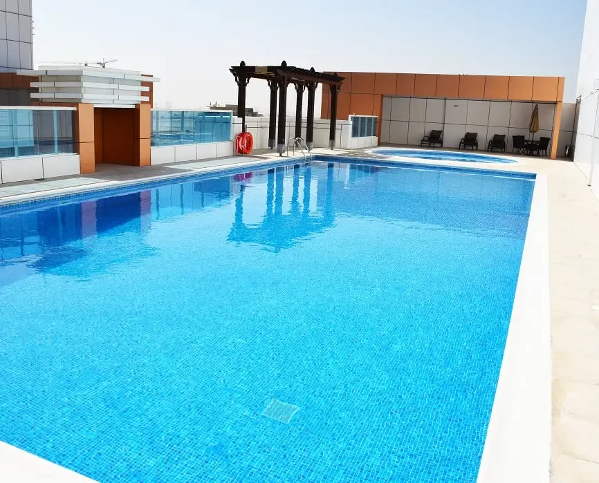 Durar 1 rooftop swimming pool, 866x699