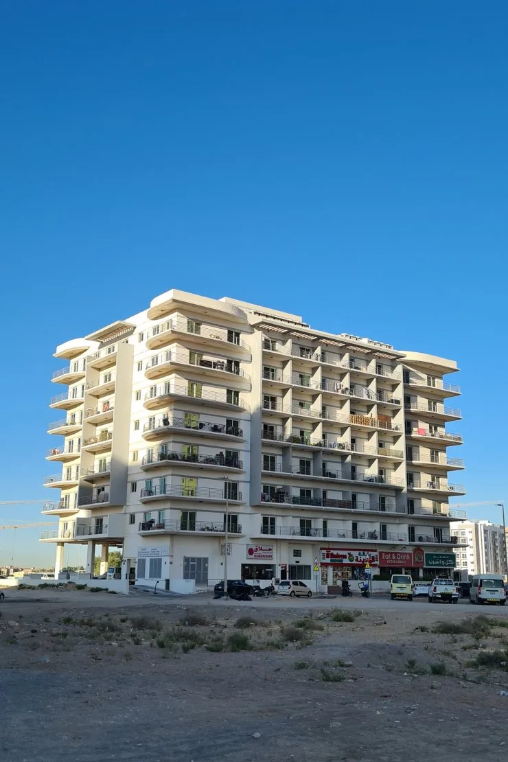 outside full height, corner view