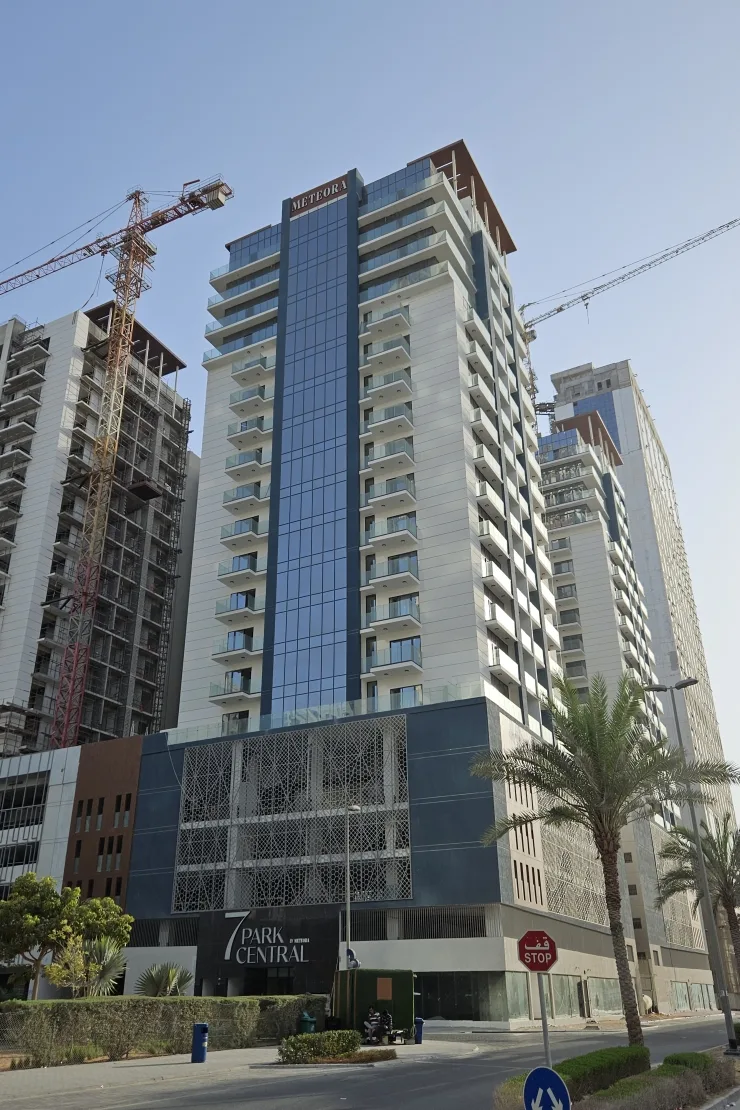 Completed tower with 7 Park Central signage at podium