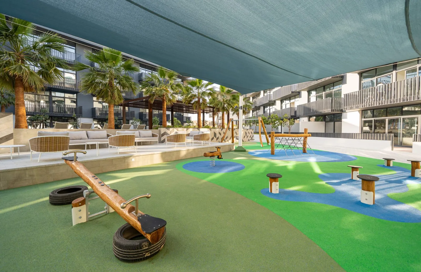 Belgravia III project: courtyard play area with blocks behind