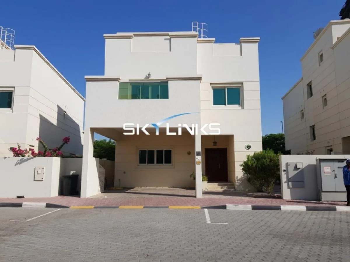 Two-storey white villa facade in District 19