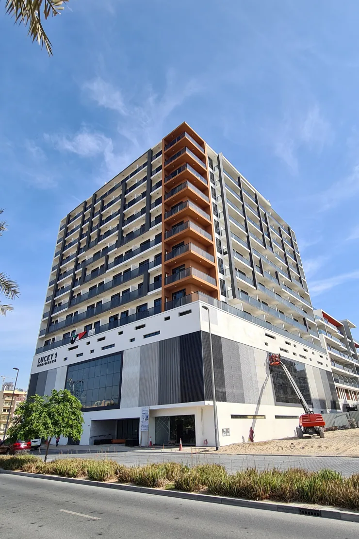 Full tower with orange accent strip and Lucky 1 signage
