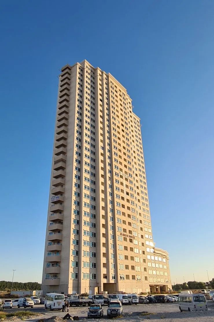 outside, full height, ground to roof (740x1110 portrait)