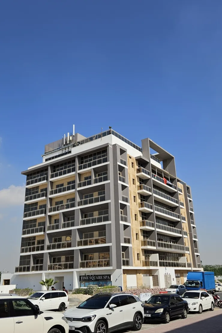 Exterior front view (740x1110)