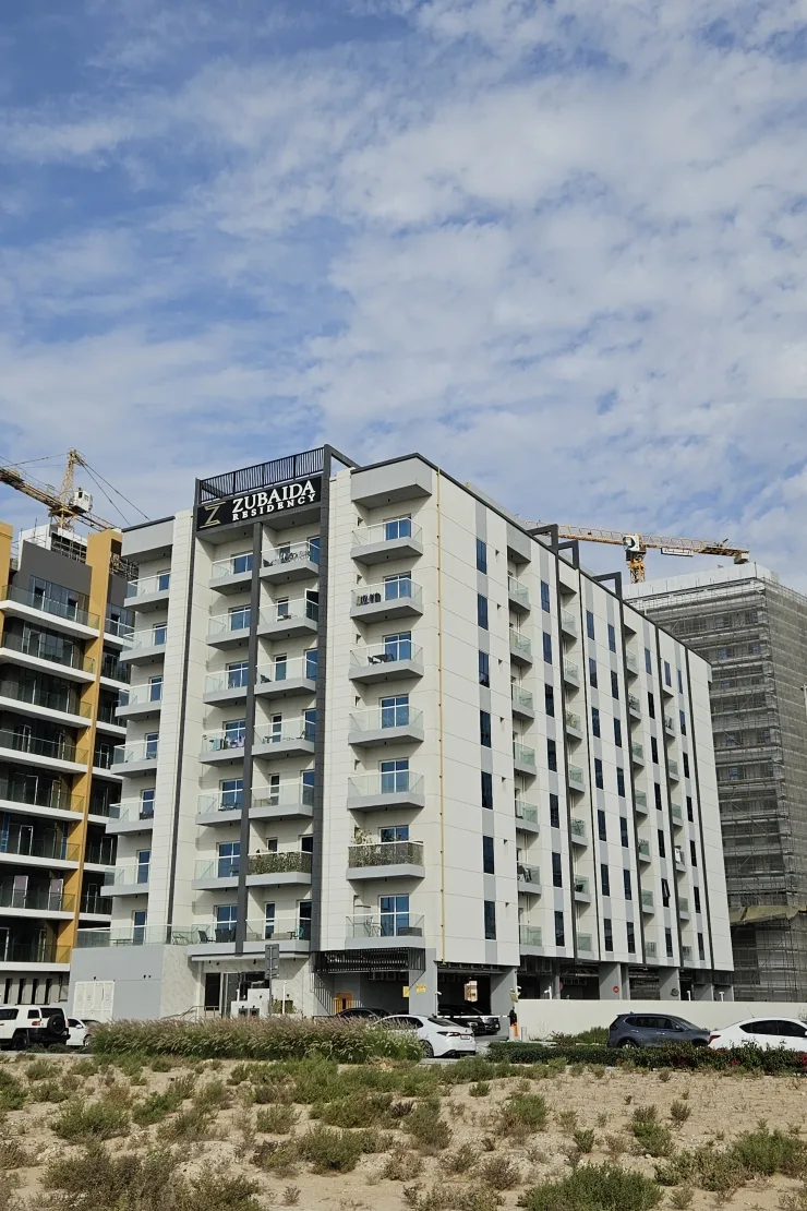 Exterior front view (740x1110)
